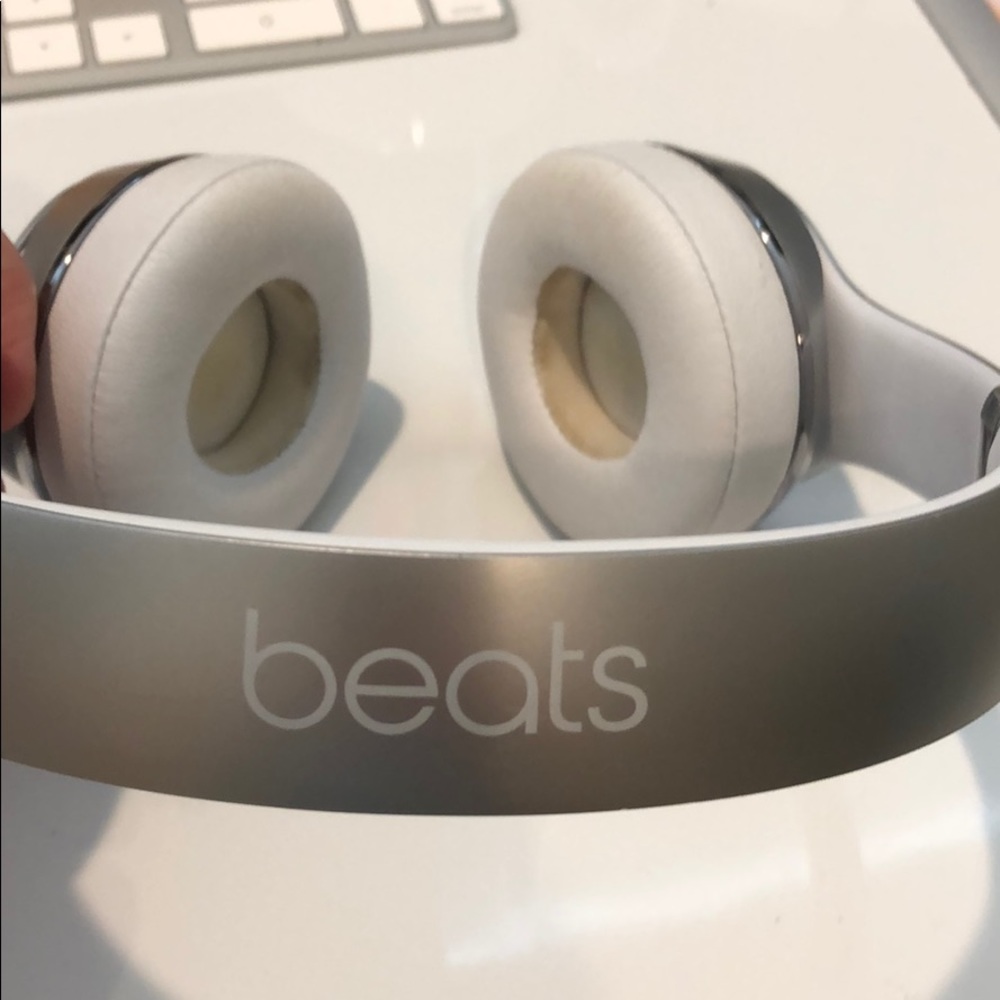 Beats solo3 wireless on ear headphones